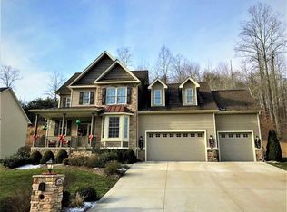 194 Killarney Rd, Winfield, WV 25213