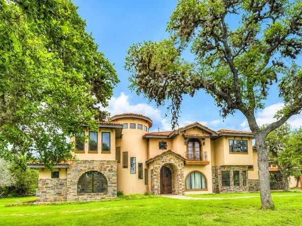 200 Skippin Stone Ln, Concan, TX 78838