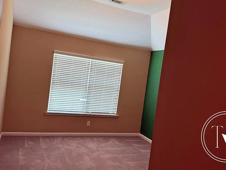 639 Red Oak Ln — Photo 18