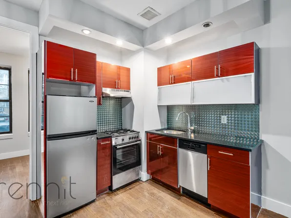 119 Linden Street image 3 of 18