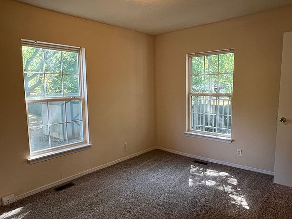5th image of 1352 N Sherman Ave