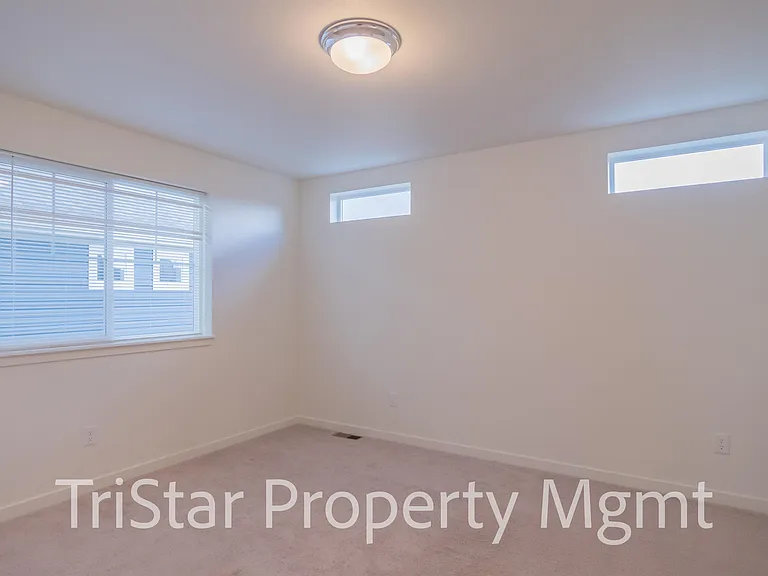 6463 Crossdrum Point — Photo 24