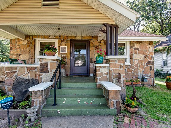 2nd image of 2060 N Benton Avenue
