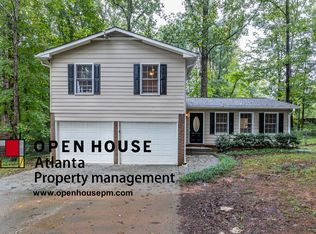 924 Camp Creek Dr, Lilburn, GA 30047