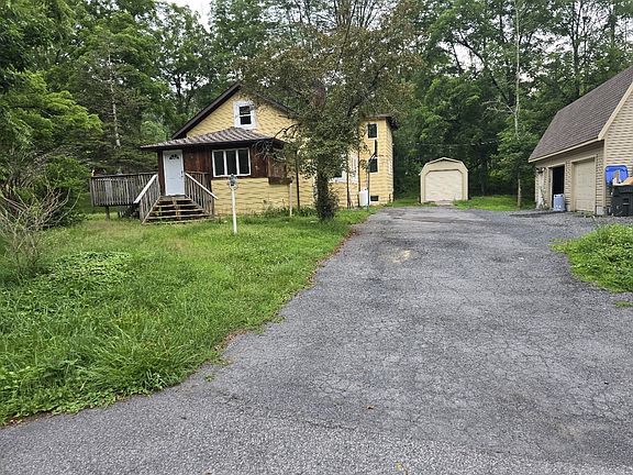 3rd image of 208 Glenmere Rd #1