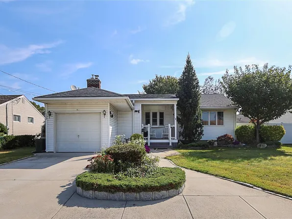 159 1st Avenue, Massapequa Park, NY 11762