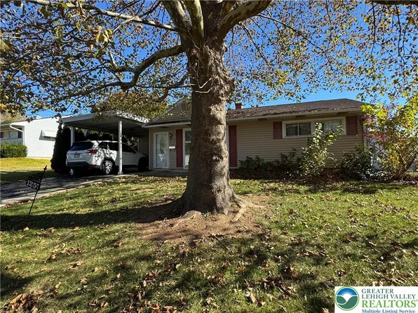 1257 Ellsworth Dr, Whitehall, PA 18052