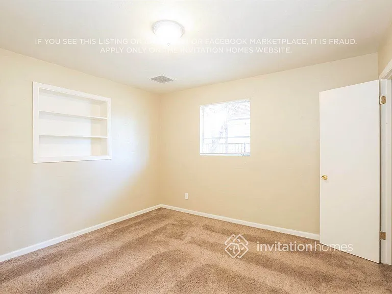 840 E Mountain View Rd — Photo 10