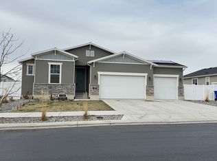 1489 E Lowe Peak Dr, Eagle Mountain, UT 84005