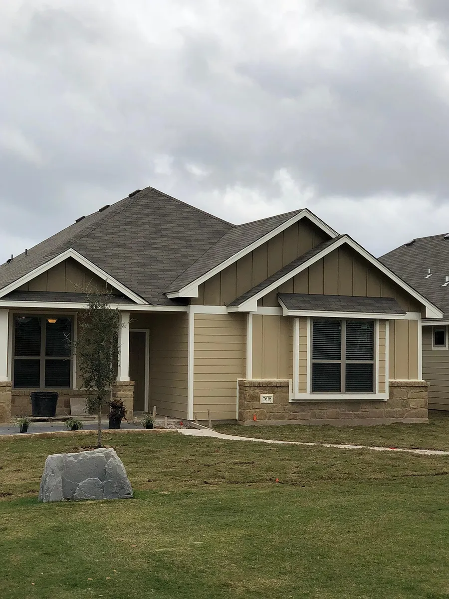 Building Photo - 7618 Copper Creek Trl