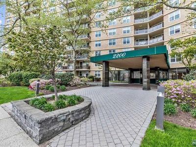 2200 N Central Rd APT 15K, Fort Lee, NJ, 07024