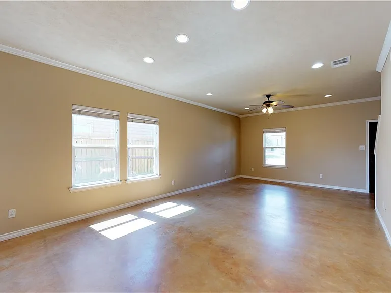 3412 Cullen Trl — Photo 11