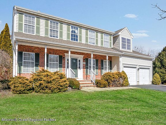 4th image of 215 Brittany Ln