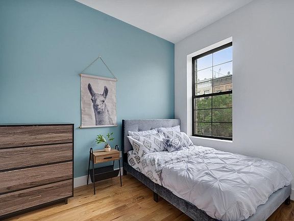 5th image of 787 Franklin Ave APT 2