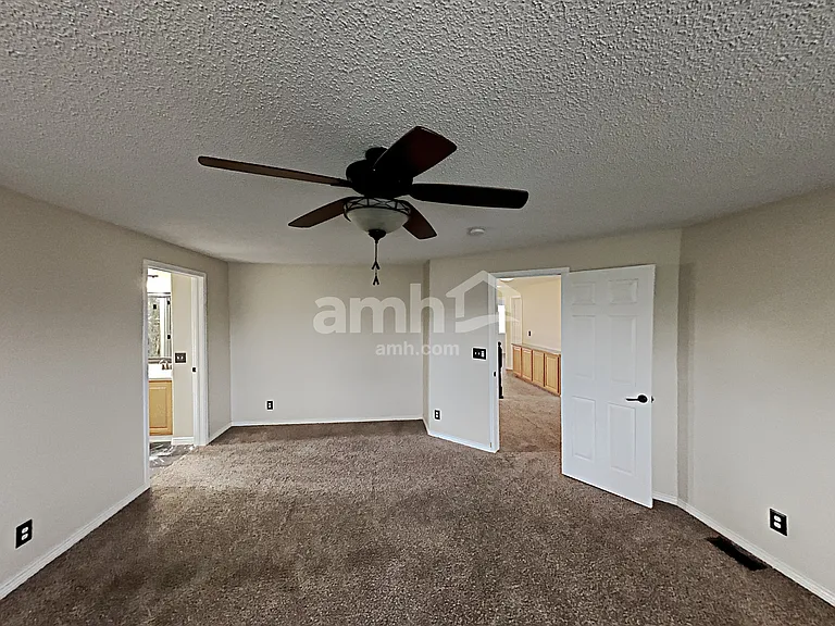 950 Quarterhorse Trl — Photo 13