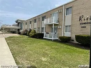7350 N Inkster Rd APT 10 photo 1
