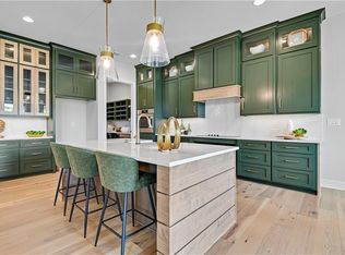 22064 W 93rd Ter, Lenexa, KS 66220