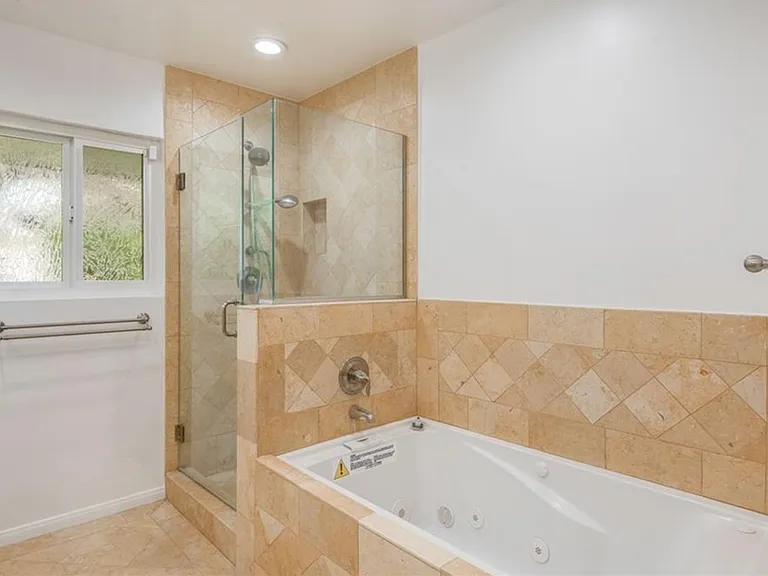 7183 Avenida Altisima — Photo 24
