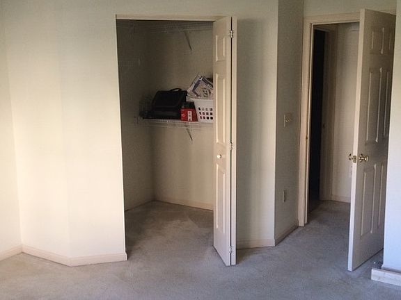 Bedroom/Walk In Closet