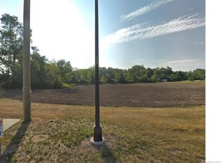 51395 W Ten Mile Rd, Novi, MI 48374