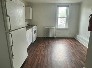 122 W Main St APT 4, Elkton, MD 21921