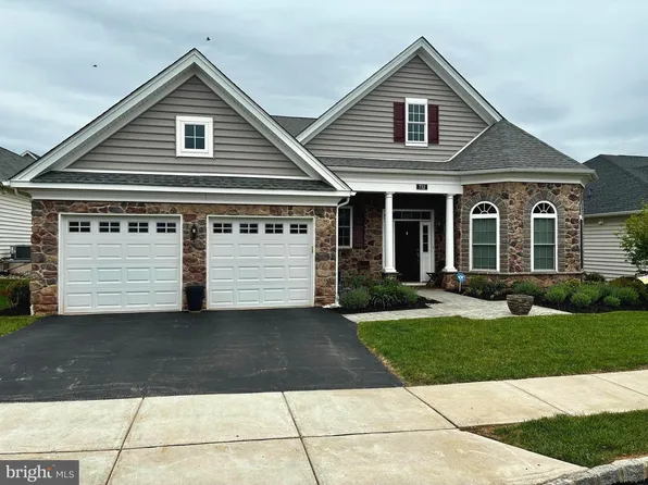 732 Reading Cir, Phoenixville, PA 19460