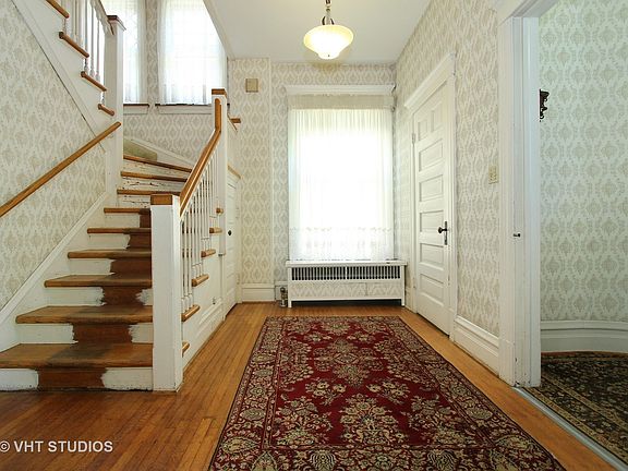 2nd image of 113 S Elmwood Ave