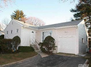 79 Flower Rd, Valley Stream, NY 11581