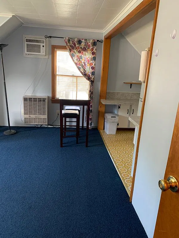 Studio, 1.0 bath, 270 sqft, $700 — Photo 3