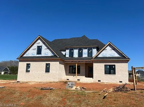 7616 Dovefield Dr, Stokesdale, NC 27357