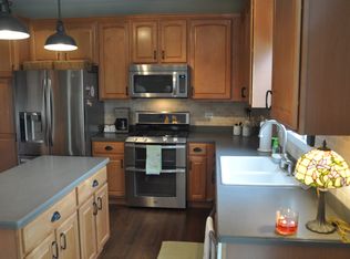 606 Shepherd Ln, Geneva, IL 60134