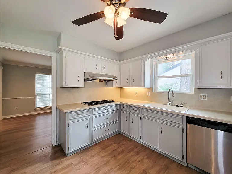 13406 Glen Erica Dr — Photo 16