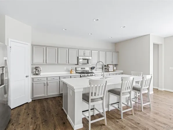 807 N Yantley Street, Aurora, CO 80018