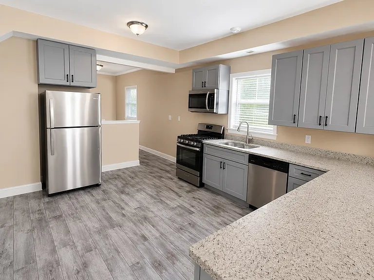 5328 W Leland Ave #1 — Photo 3