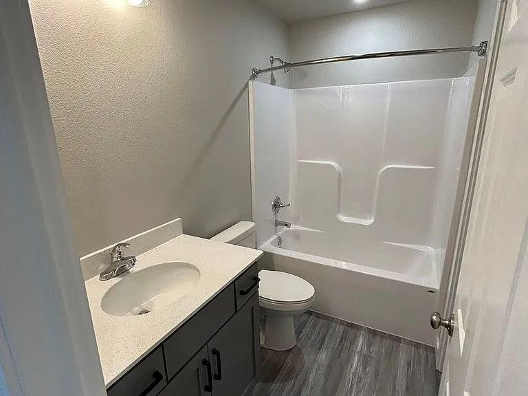 3828 Scorpio Dr SE — Photo 9