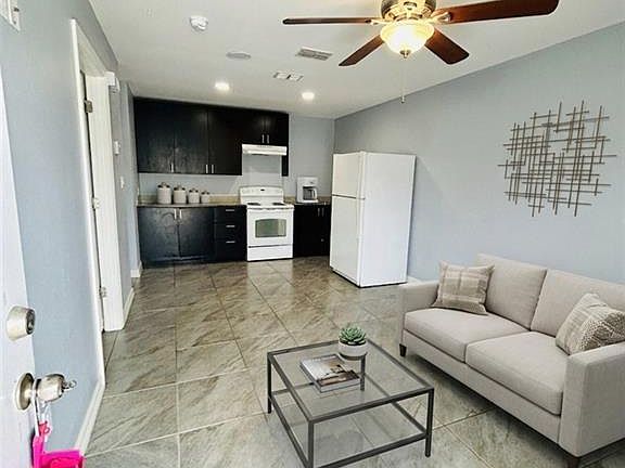 2nd image of 3206 Hill Crest Dr APT 4