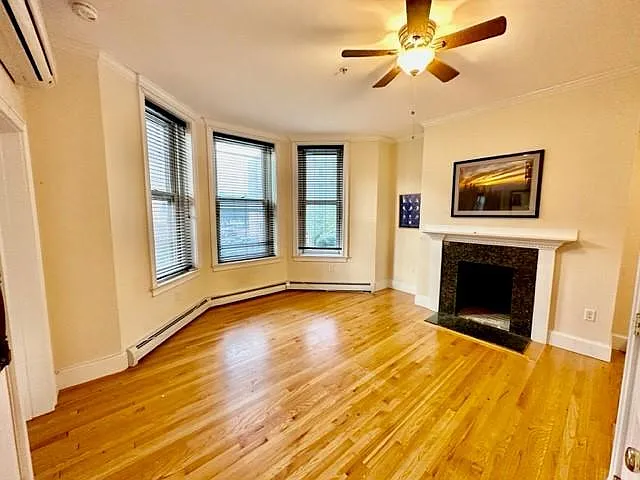 1 bed, 9999 sqft, $2,725 — Photo 4
