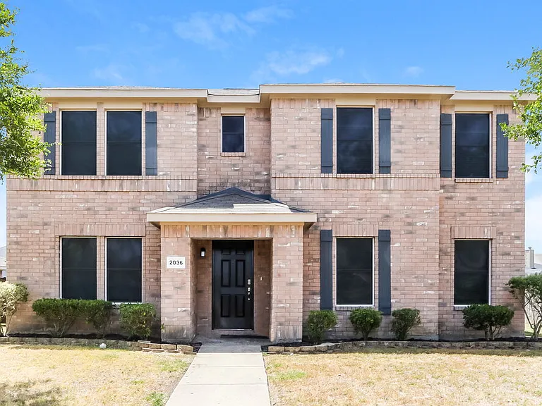 2036 Silverado Dr — Photo 1