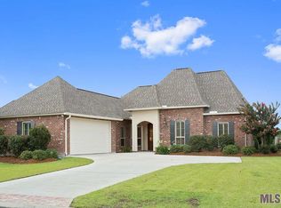 38079 Valley Woods Ct, Prairieville, LA 70769