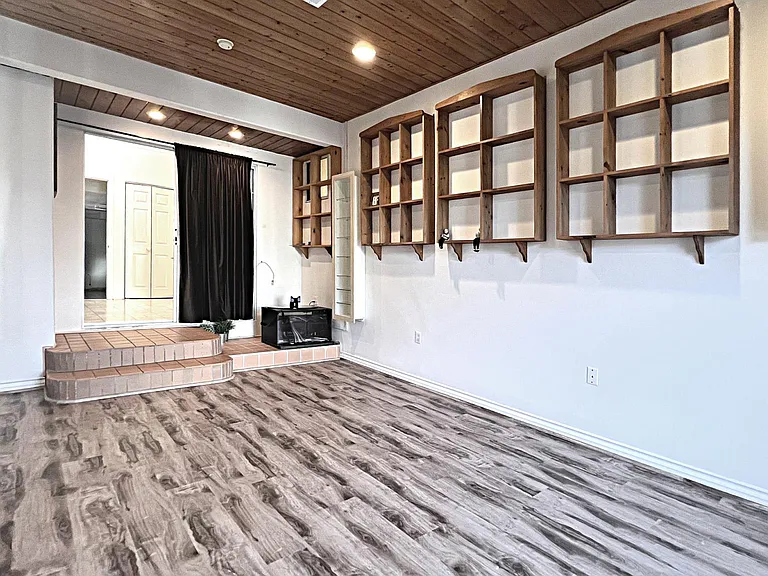 5627 Adele Ave — Photo 20