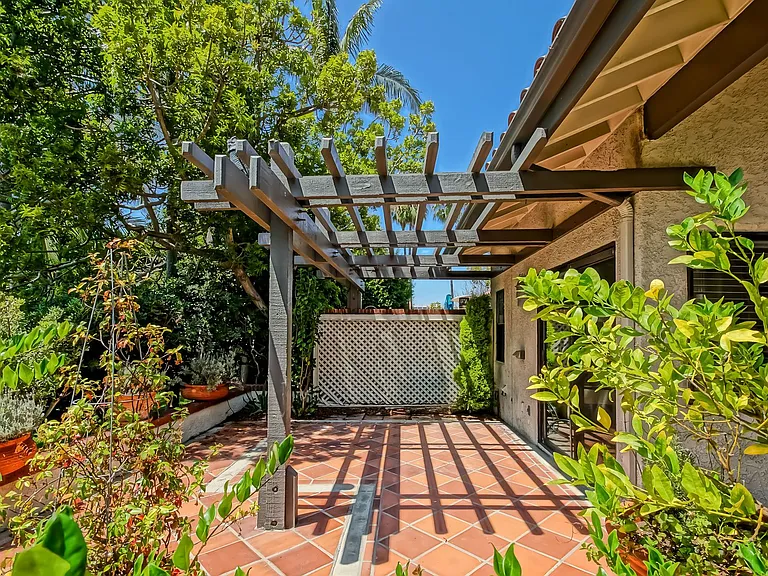 23 Coronado Ct — Photo 6