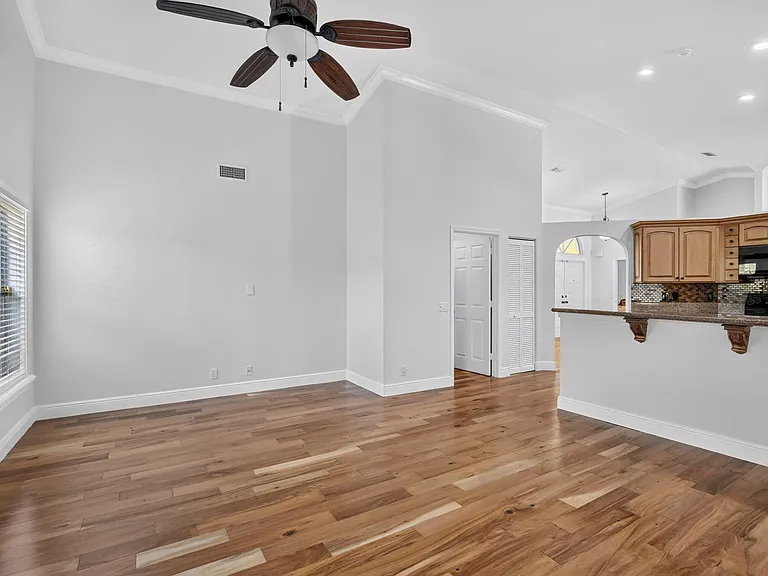 1959 Water Ridge Dr — Photo 17