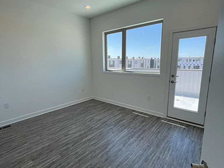 2001 Beach St #81 — Photo 4