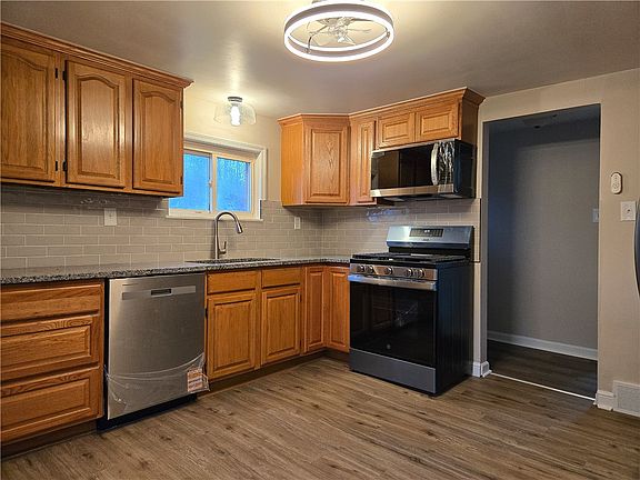5th image of 3216 Brodhead Rd