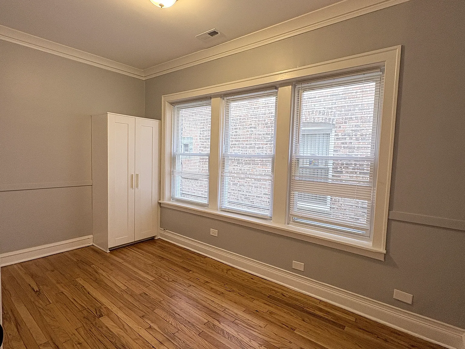 3 bed, $2,200 — Photo 4
