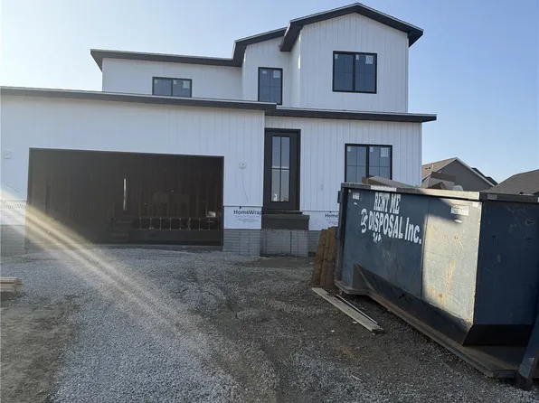 1615 38th St SE, Cedar Rapids, IA 52403