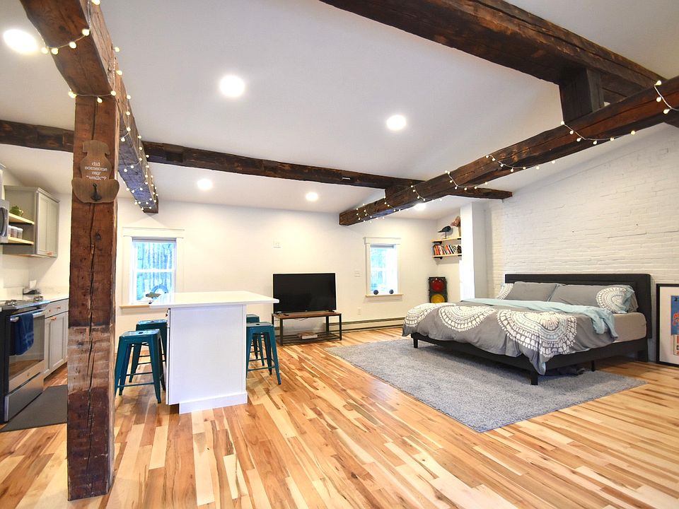 2nd image of 49 Winter St #3