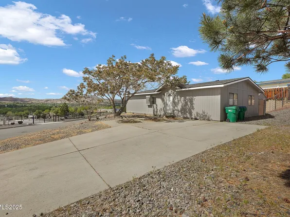 520 Wall Canyon Dr, Sun Valley, NV 89433