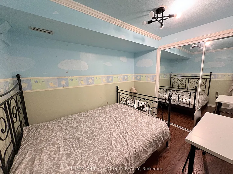 58 Kings Cross Ave #BASEMENT — Photo 7