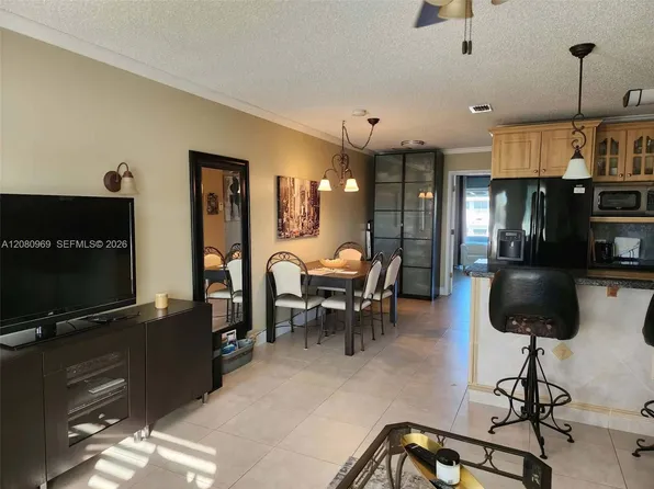 15600 NE 6th Ave APT 27D, Miami, FL 33162